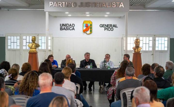Ziliotto de campaña en Pico: “Estas elecciones legislativas van a marcar para 2027”