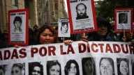 Miles marcharon en Santiago en homenaje a las víctimas de la dictadura