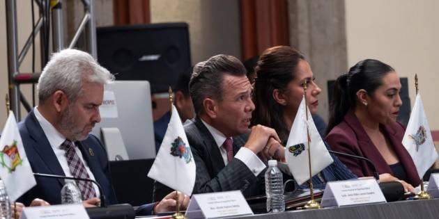 Lemus pide que se homologuen criterios de seguridad en centrales camioneras del país para evitar desapariciones