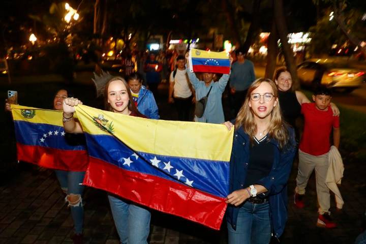 EE.UU. pide a más de 250.000 venezolanos "prepararse" para salir del país en noviembre