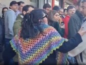 Detienen a mujer que insultó e intentó agredir a José Antonio Kast en Curicó: lanzó al suelo un celular