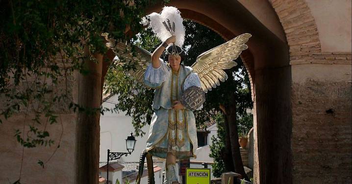 San Miguel Arcángel del Albaicín 2025: Misas y Romería