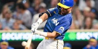 Kody Clemens belts 3 homers in Twins win over D