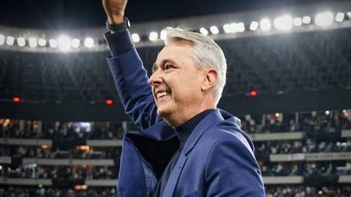 El doble batacazo de Tiago Nunes en la Libertadores a meses de su fracaso en la Universidad Católica El DT pasa por un gran momento.