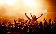 Sorpresa en el rock por la reacción de un histórico cantante en pleno show