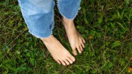 Recomendado por un podólogo: el truco para que no aparezcan padrastros en las uñas