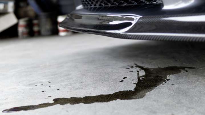 How To Clean Fresh Oil Stains Using WD