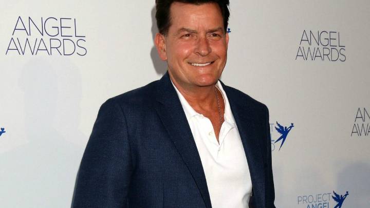 Charlie Sheen claims Bill Clinton hit on his girlfriend