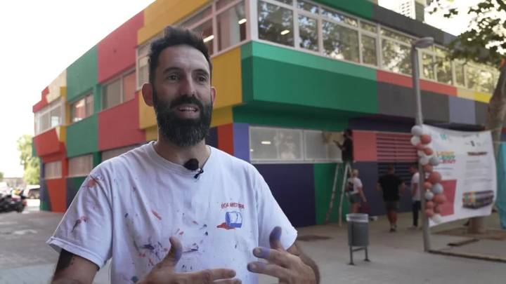 El Centro Ocupacional de Bellvitge remodela sus instalaciones con una fachada de Boa Mistura
