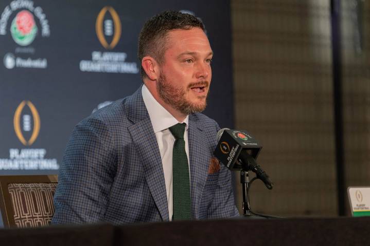 Dan Lanning Admits Being ‘Annoyed’ at Northwestern After Putting His Locker Room on Strong Notice Oregon Ducks' head coach Dan Lanning suggests a wild idea to Northwestern fans after getting annoyed b