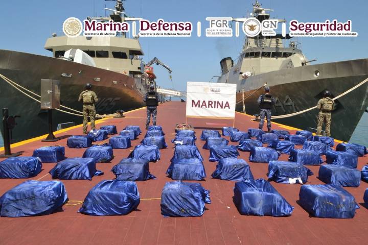 ¡Golpe al narco! Aseguran 1.6 toneladas de cocaína en costas de Guerrero