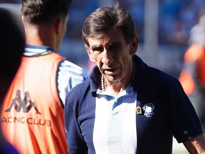 Costas no anduvo con vueltas para explicar el empate de Racing en el clásico con Independiente: "Erramos pases tontos y les dimos vida"