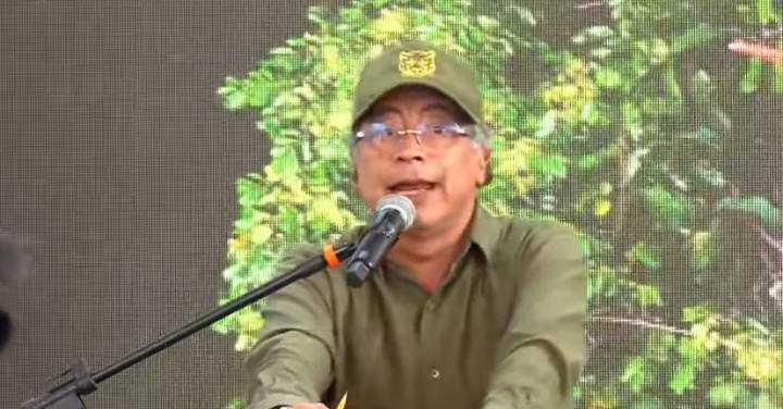 Petro Advocates for Dialogue in Venezuela Amid U.S. Offensive Against Cartel de los Soles