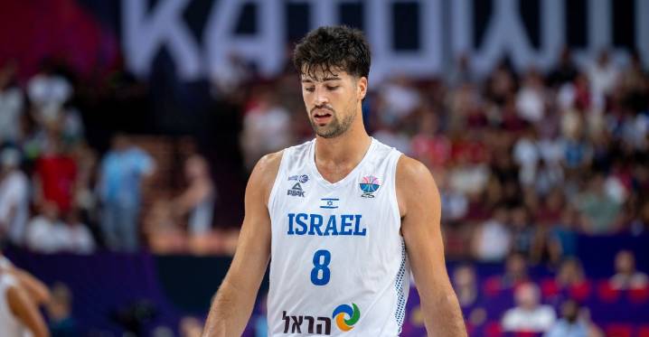 Deni Scores 22, Israel Falls to Greece 79