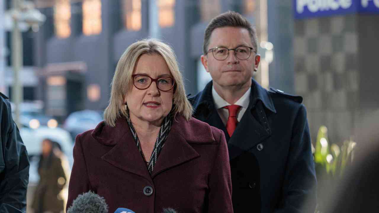 Victorian crime rate surges to record levels with more than 638,000 criminal offences despite Allan government's bail reforms
