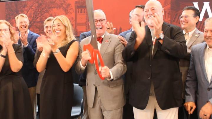 WKU cuts the ribbon on new Amy and David Chandler Hall at Gordon Ford College of Business