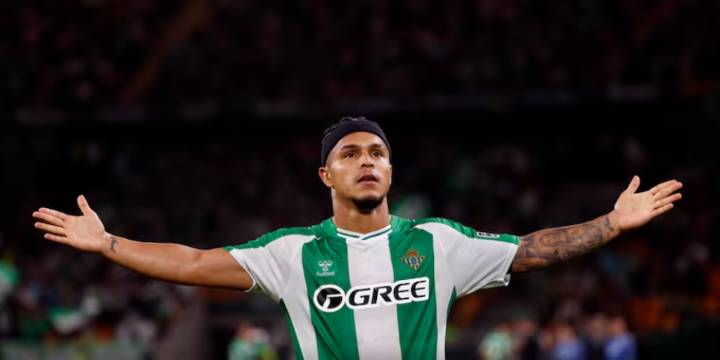 Juan Camilo ‘Cucho’ Hernández llega en racha a la selección Colombia: gol del colombiano con Real Betis ante Espanyol