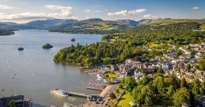 UK holiday hotspot 'likened to Blackpool' as tourists 'dump rubbish everywhere'