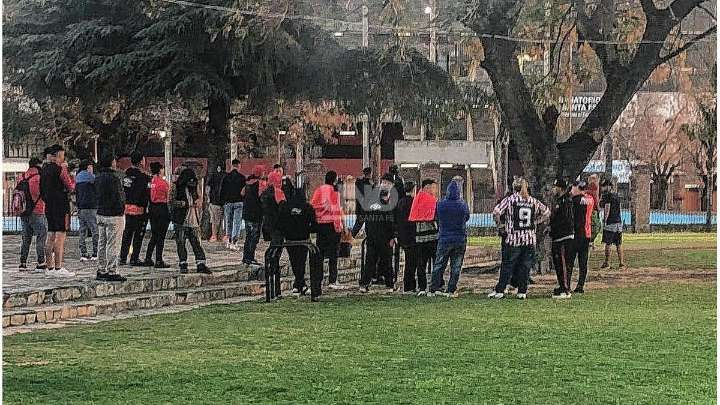 ¿Qué le pidieron los socios de Colón a los dirigentes en la picante charla en la sede?