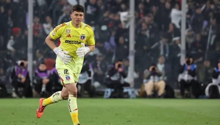 Villanueva tras su debut en Colo-Colo: "Hay que tener los pies sobre la tierra"