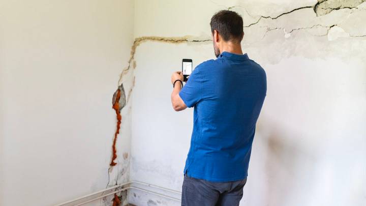 Managing mould, housemates, and landlords: new research reveals sharehousing horror stories