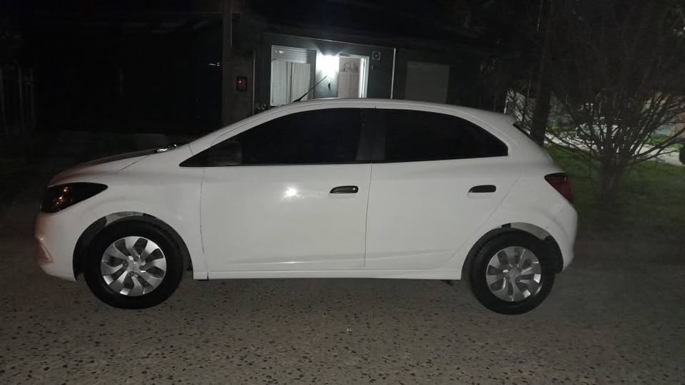 Se vende particular Chevrolet Onix Modelo 2019 con menos de 80 mil km