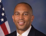 Calls for Jeffries' resignation grow as Democrats revolt over honoring conspiracy theorist Kirk