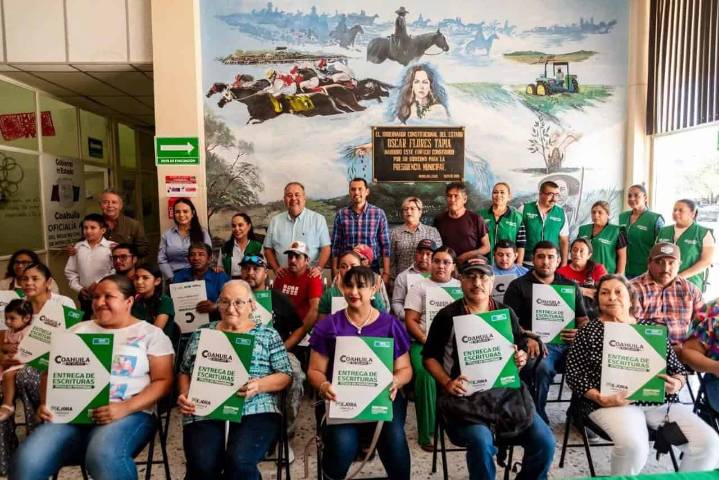 Entregan escrituras a 22 familias en Morelos