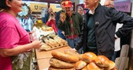 Norwegians vote in tightly fought parliamentary poll