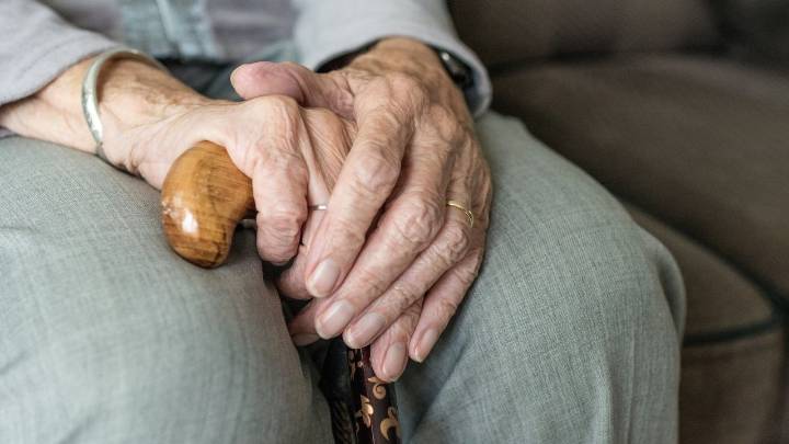 Asturias, la cuarta región más envejecida de Europa, será la que más en 5 años