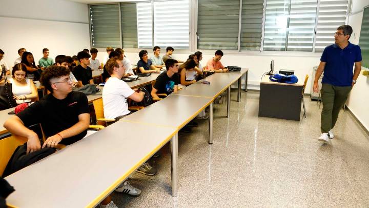 ¿Cómo presentarse al llamamiento de docentes en Aragón sin el máster del Profesorado?
