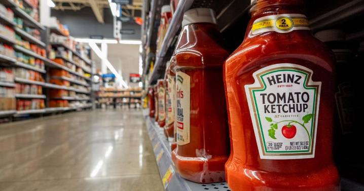 Kraft Heinz to separate into two publicly traded companies
