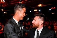 Messi vs. Cristiano. Cuándo podría entregarse el segundo Super Balón de Oro de la historia y el argentino que ya lo ganó