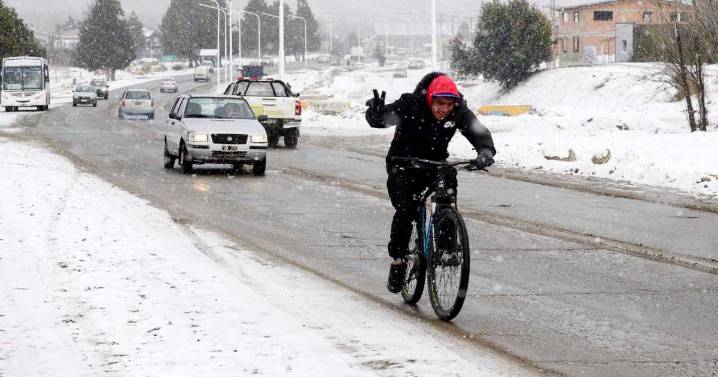 Domingo con nieve y fuertes vientos en la cordillera de Neuquén y Río Negro: ráfagas de más de 70 km/h