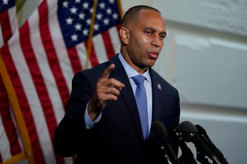 Trump to meet Democratic leaders Jeffries, Schumer to discuss government funding