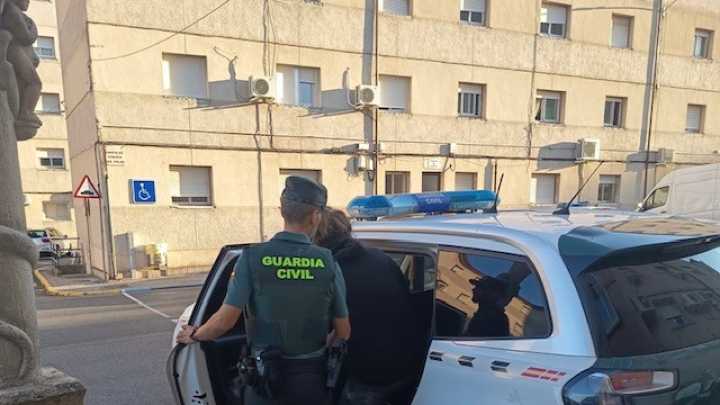 Detenido un hombre al causar tres conatos de incendio en Carballeda de Avia (Ourense) y poner en peligro una vivienda por la cercanía de las llamas