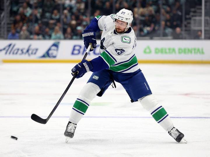 Canucks: Marcus Pettersson talks Kevin Bieksa influence