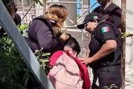 Tensión en Telchac Puerto: Trabajadora de obra clausurada se enfrenta con policía