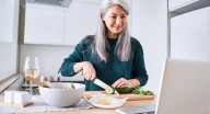 Día del Amor y la Amistad: ¿sin plata para dar un buen regalo? una cena en casa será la solución romántica