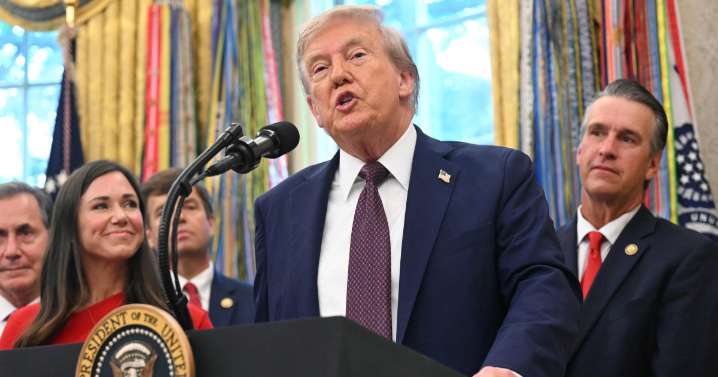 El Gobierno de Trump demanda a Boston por sus políticas de refugio a inmigrantes