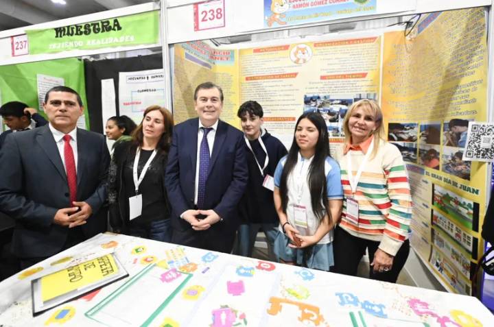 Zamora participó en la apertura de la XXII Feria Provincial de Ciencia y Tecnología