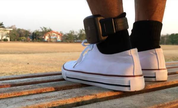Abusador del sur cumple domiciliaria en Bahía y ahora puede salir a caminar