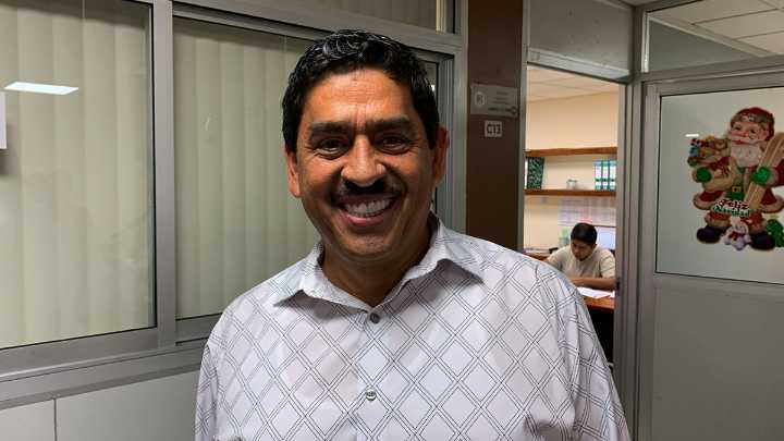 Denuncian diputado explotación de taxistas