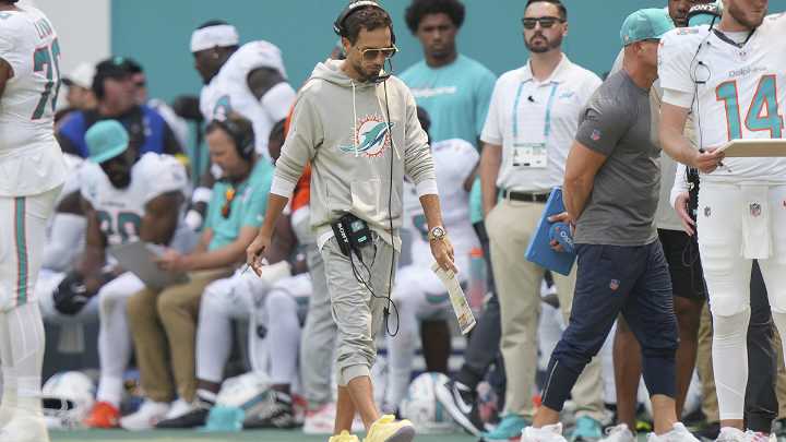 Dolphins players back Mike McDaniel as he faces mounting pressure amid 0