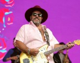 Country Singer Gives Heartbreaking Cancer Update, Cancels Tour