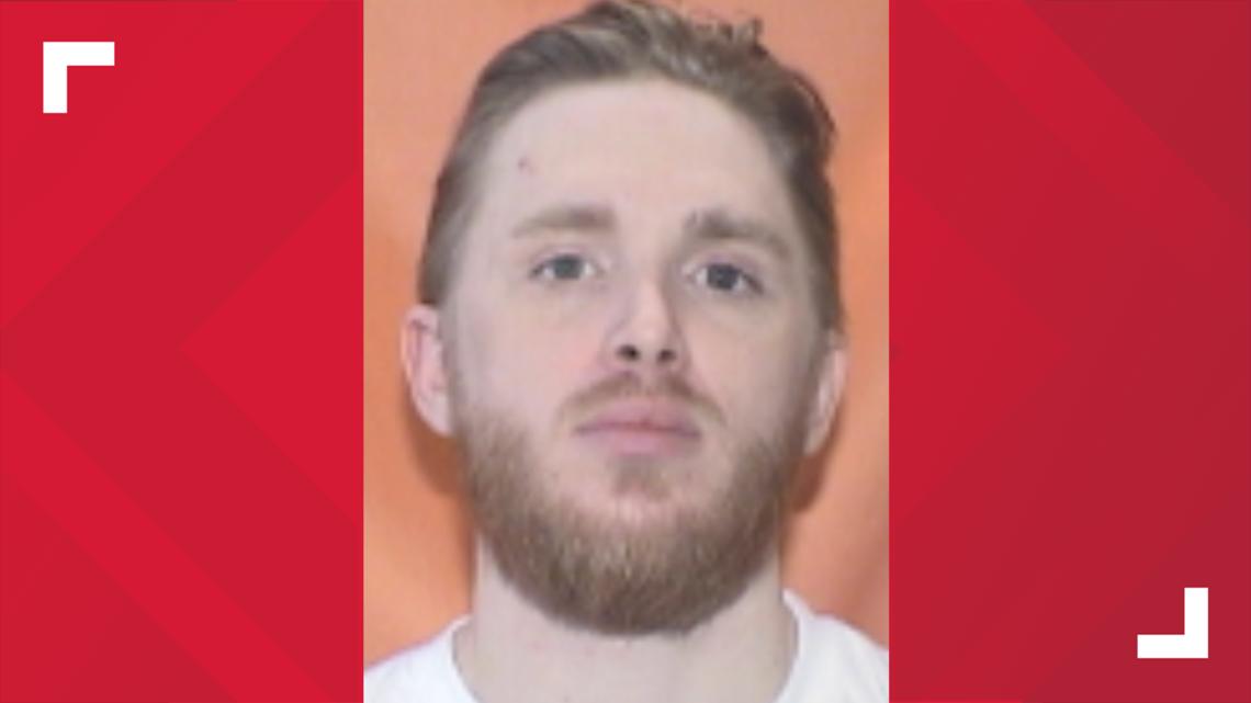 Suspect still on the run after police pursuit in Fulton County