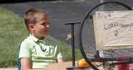 Compliments of Ethan: An Illinois boy serves up kindness