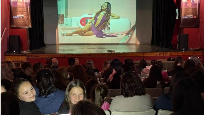 Emilia Mernes emocionó a Nogoyá, su pueblo natal, con un mensaje muy especial
