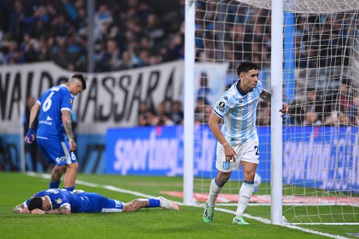 Racing volvió a triunfar ante Vélez y se convirtió en el primer semifinalista de Copa Libertadores
