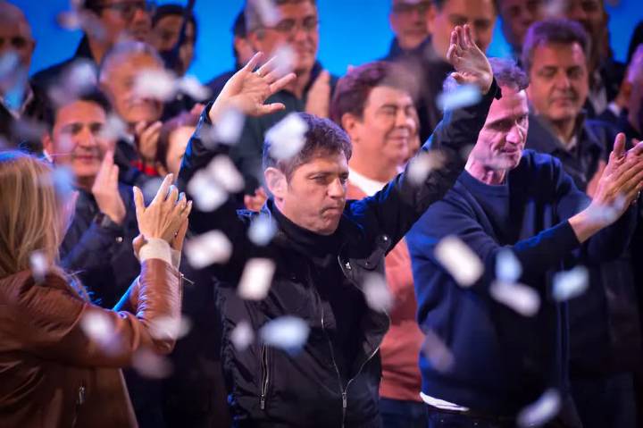 “Es para Axel, la conducción”: la militancia celebró el triunfo bonaerense y empujó a Kicillof a la proyección nacional